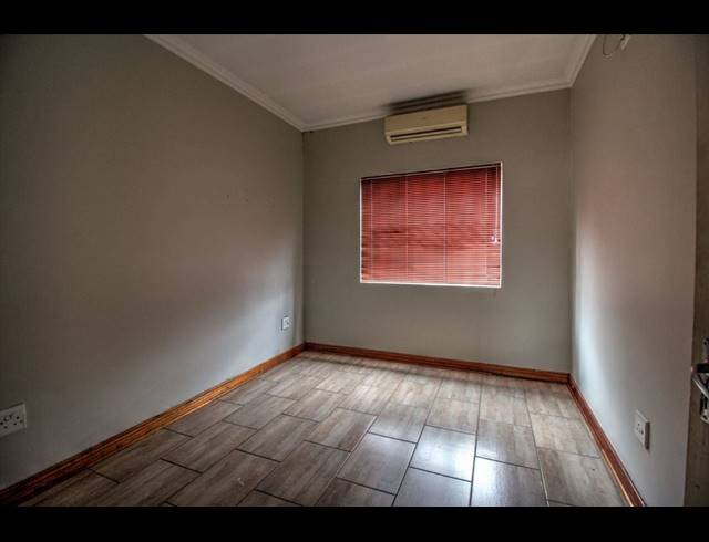 9 BEDROOM FREESTANDING FOR SALE IN KEMPTON PARK EXT 2
